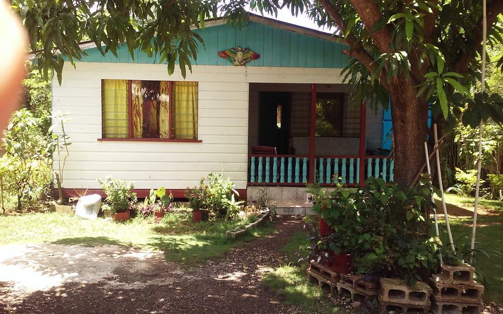 Shades Cottage Guesthouse Blue Hole Екстериор снимка
