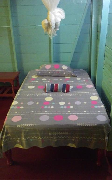 Shades Cottage Guesthouse Blue Hole Екстериор снимка