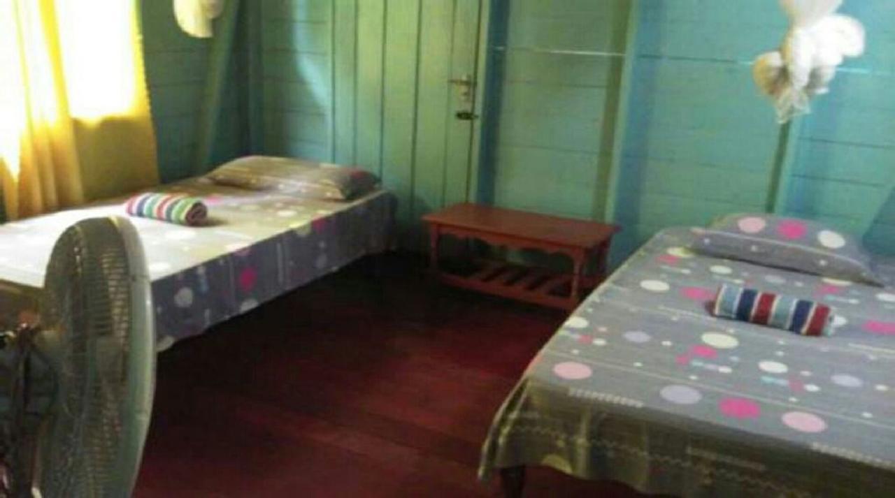 Shades Cottage Guesthouse Blue Hole Екстериор снимка