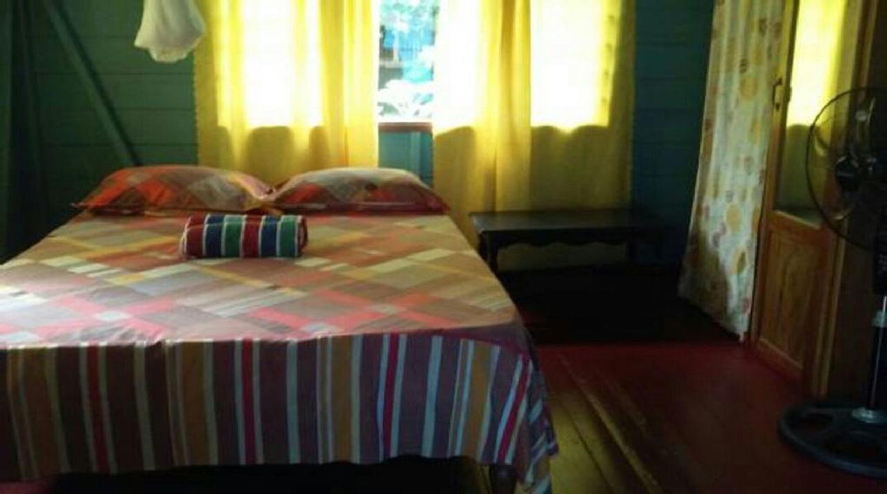 Shades Cottage Guesthouse Blue Hole Екстериор снимка