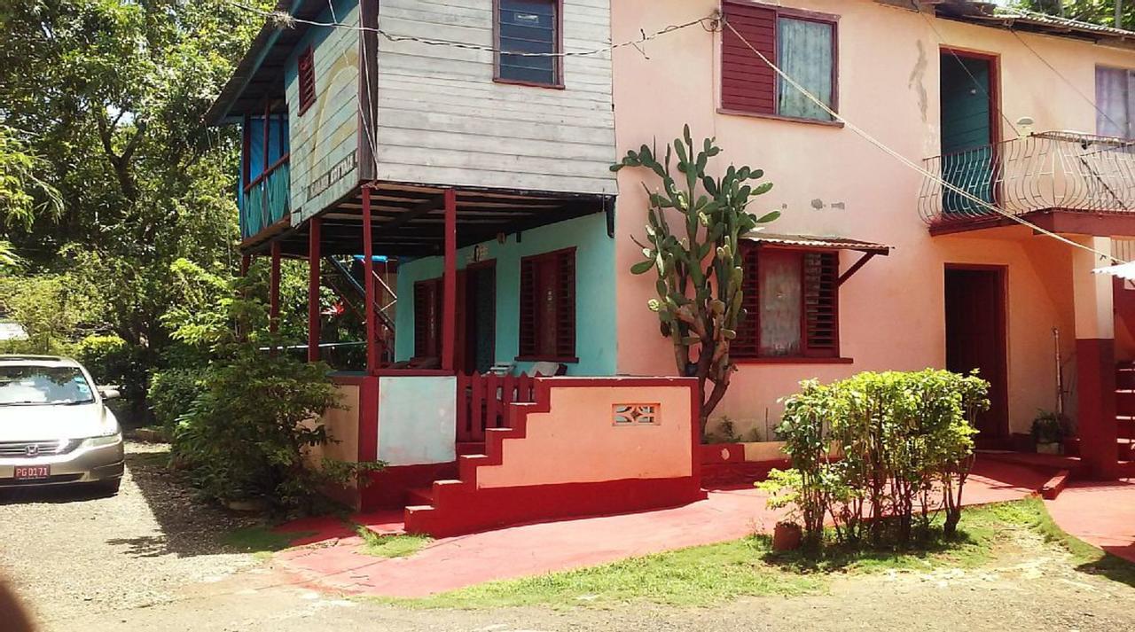 Shades Cottage Guesthouse Blue Hole Екстериор снимка